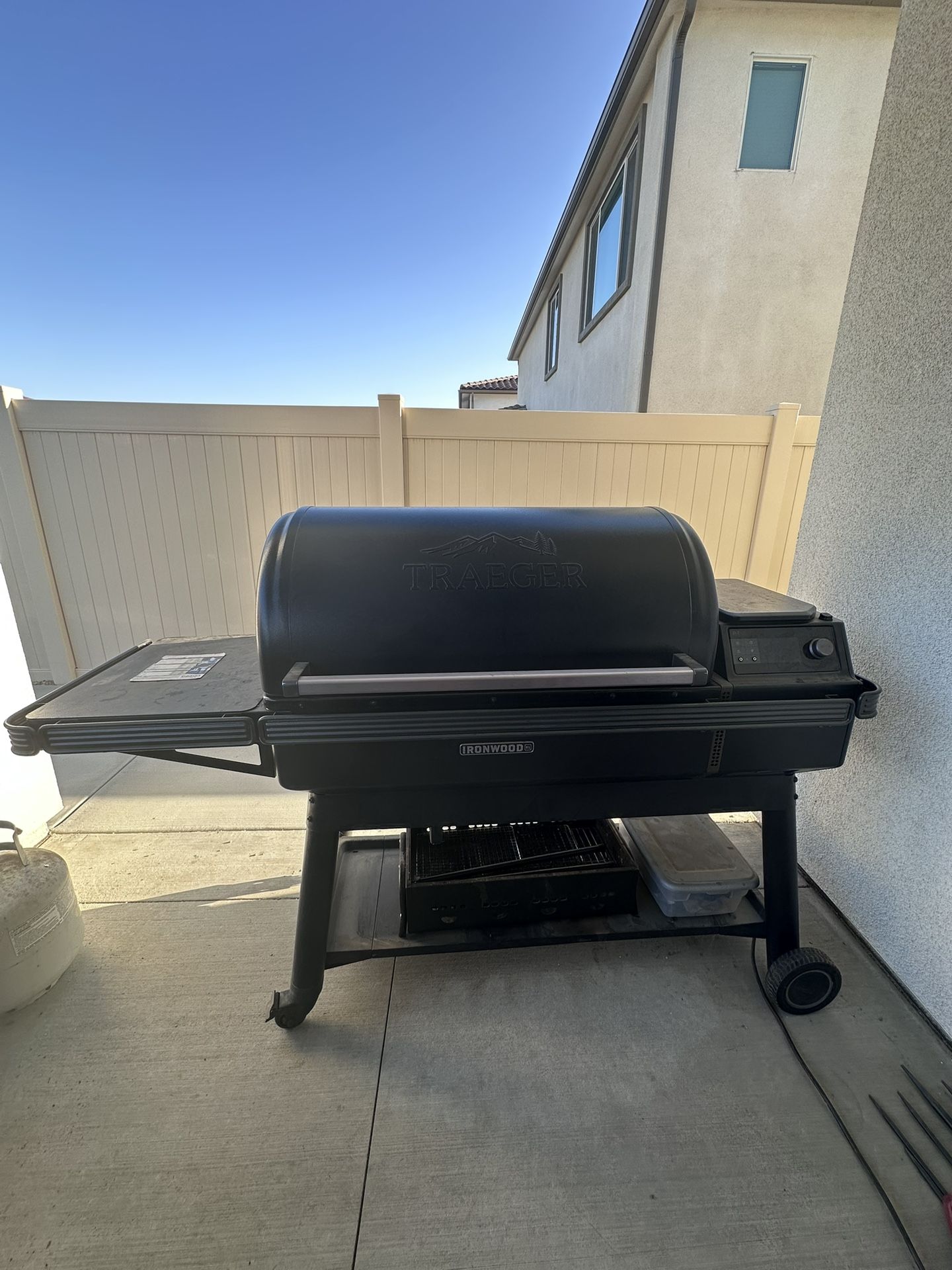 Traeger Ironwood XL (Needs Repair)
