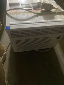 AC works amazing and gets super cold