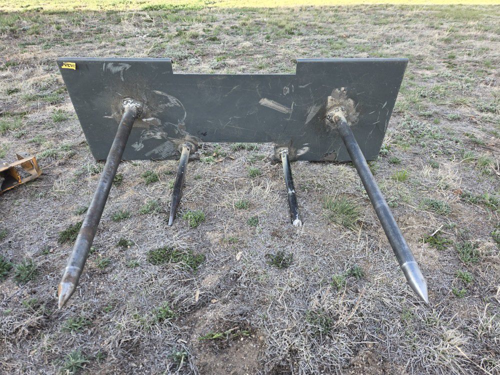 Four Prong Hay Spear / Bale Spear Skidsteer attachment  Tractor quicktach, Kubota kioti deere bobcat