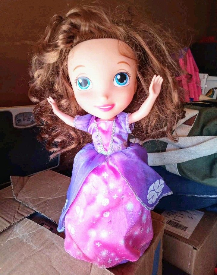 Disney Sofia the First Magic Dancing 13" Interactive Doll
