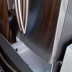 Stainless Steel Double Door Fridge W/pull Out Freezer Drawer