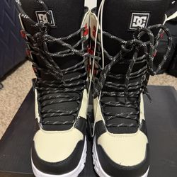 DC PHASE SNOWBOARD BOOTS 8.5