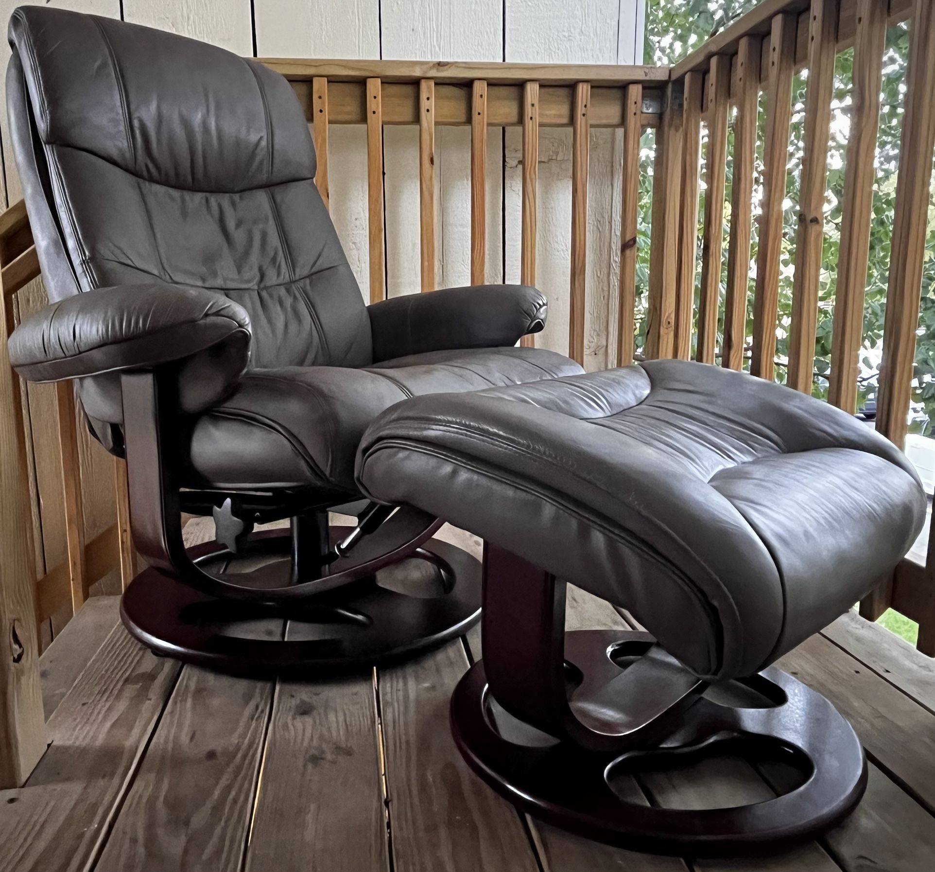 🚚 Lane ‘Stressless’ Rebel Leather Recliner Chair &  Ottoman - Delivery Available