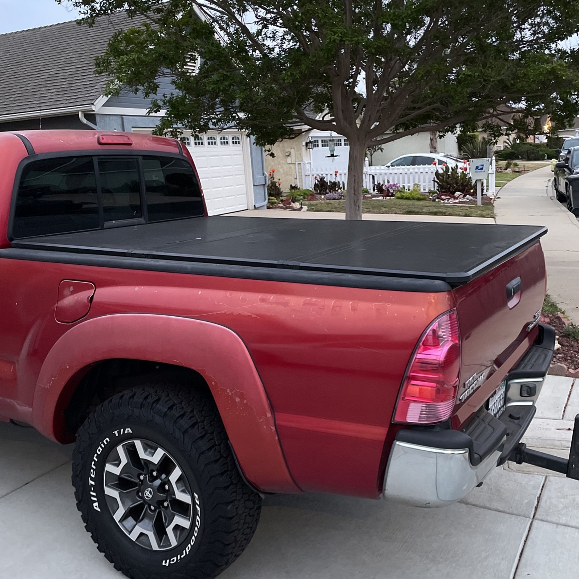 Toyota Tacoma Bed Cover 