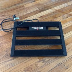 Pedaltrain jr with Voodoo Lab Power Supply And Case