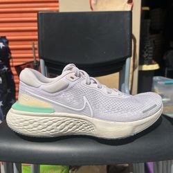 New Wmns Nike Zoomx Invincible Run Flyknit Size 10.5