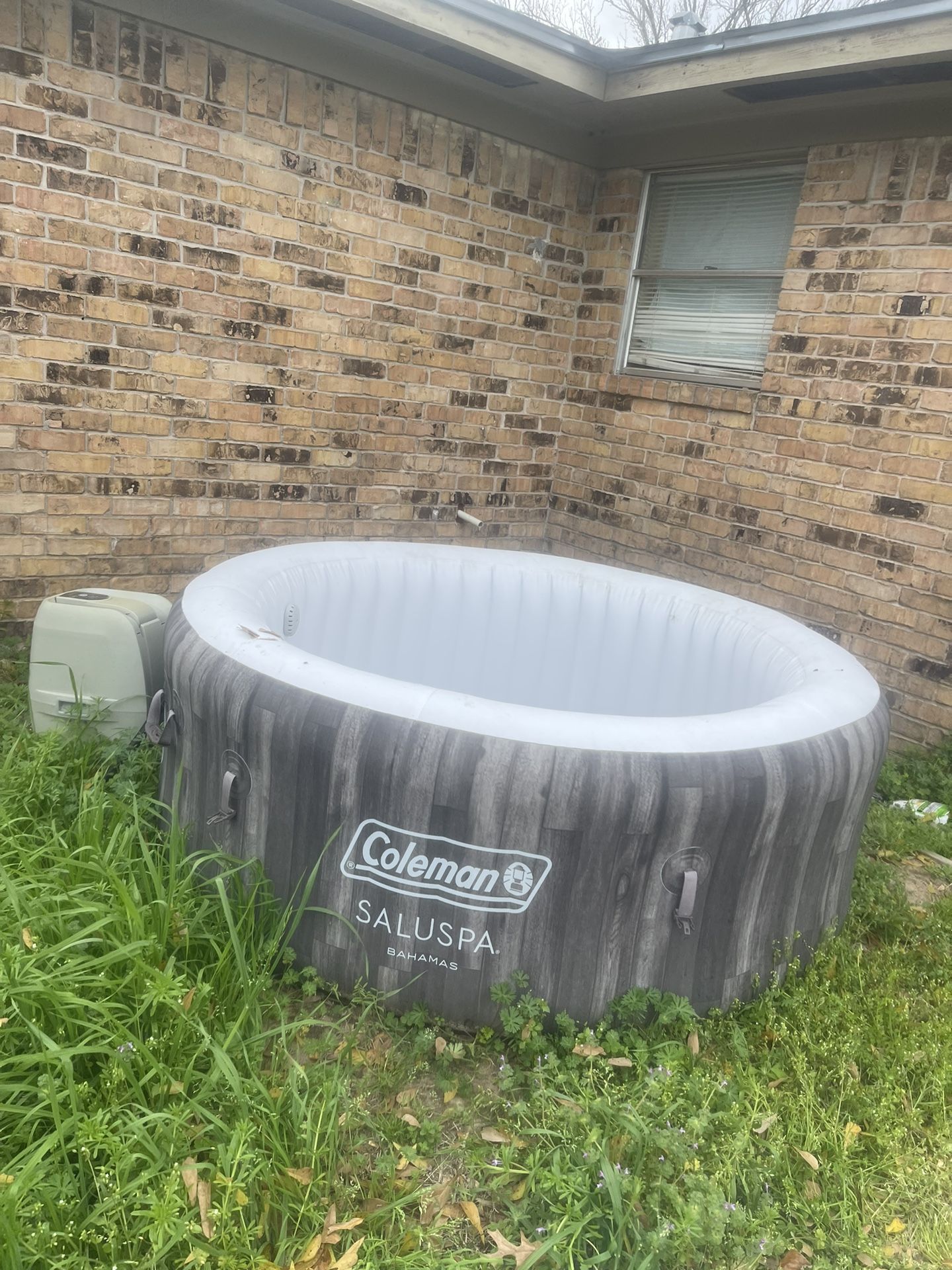 Coleman Inflatable Saluspa Hot Tub