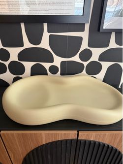 Keekaroo Peanut Changing Table