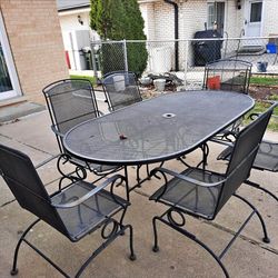 7 Piece Woodard Wrought Iron Patio Set, Chairs Are Bouncy Spring Chairs, Delivery Available If Needed