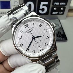 A simple and elegant fashion accessory, a perfect match for men.