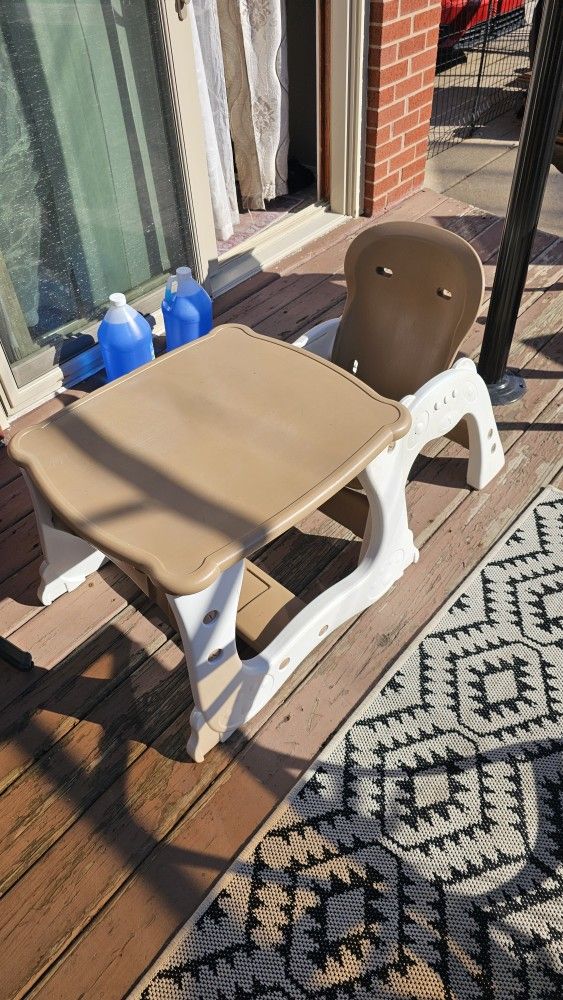 Kids Table With chairs