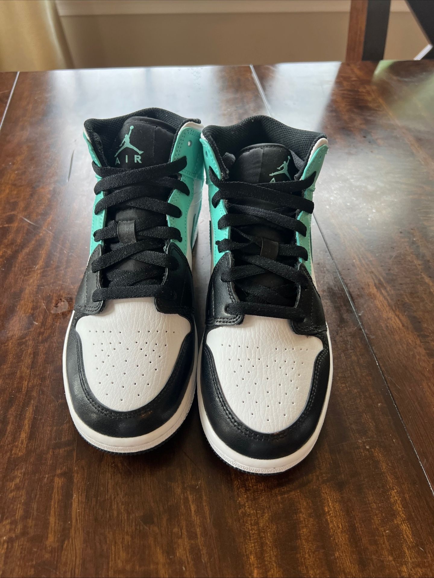 Nike Air Jordan 1 Mid Tropical Twist Igloo