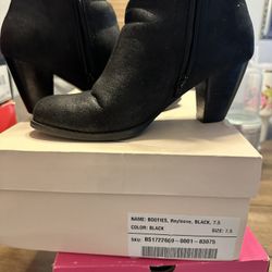 Women’s Shoes 