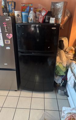 Whirpool 22” Ft Black Refrigerator W Freezer