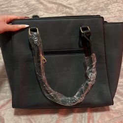 Black Purse 