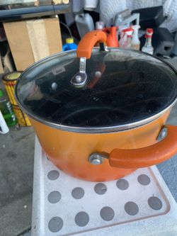 Cooking Pot From Rachel Ray 6 Quarts.