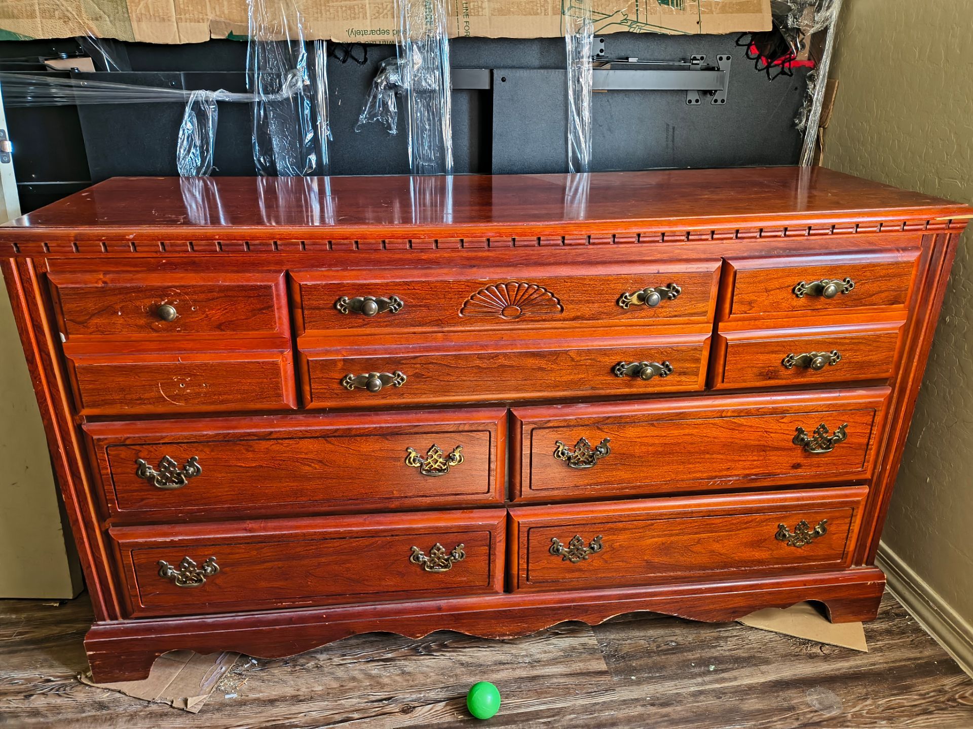 Dresser