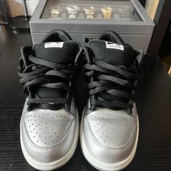 Nike Sb Dunk “supreme Jewel Silver”