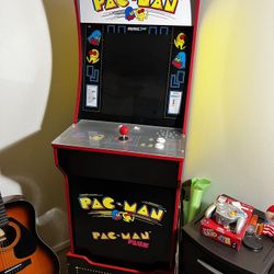 Pac-Man Arcade Machine