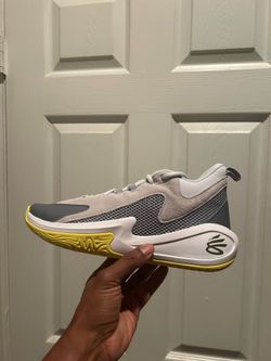 Under Armour Curry Basketball Sneakers new in box size 10.5