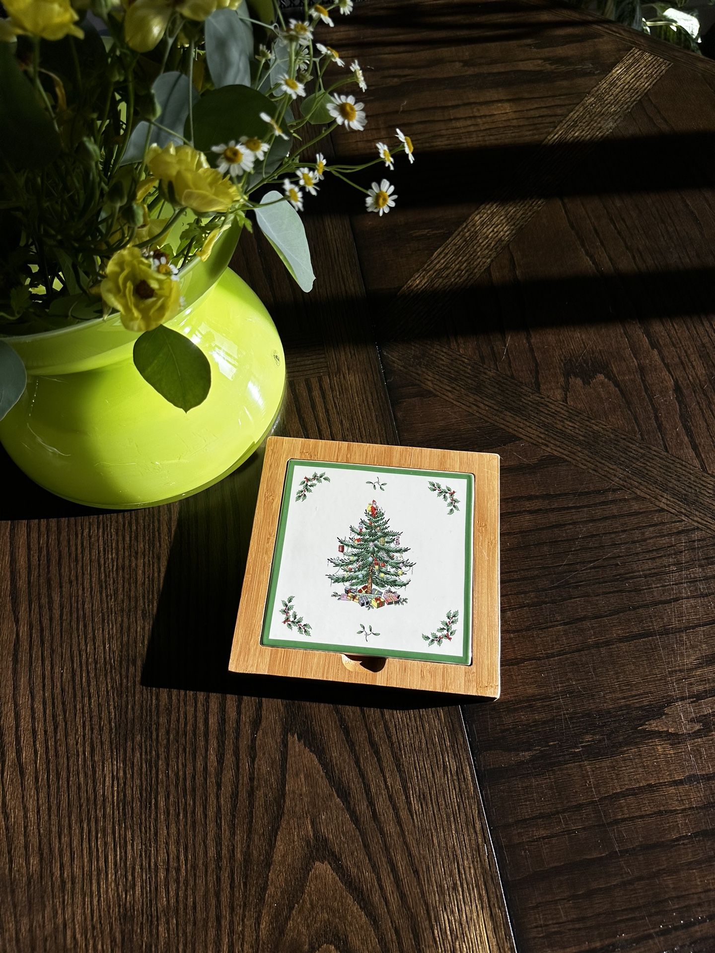 vintage spode christmas tree ceramic and wood trivet