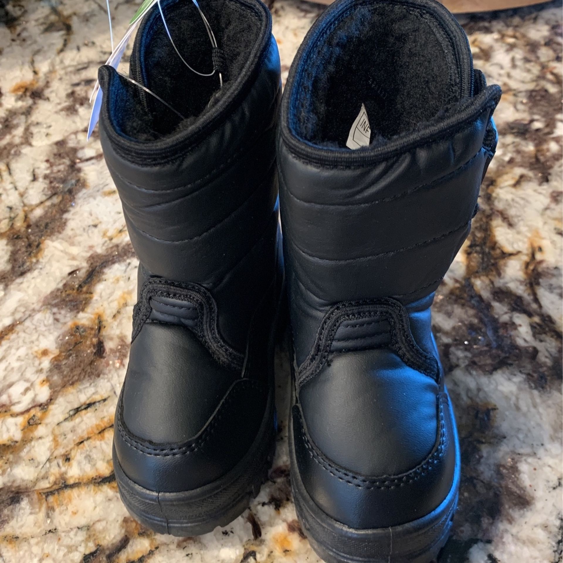 Brand New Toddler Size 5 Snow Boots!