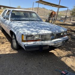 1989 Ford Crown Victoria