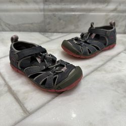 Size 10 toddler girls Keen closed toe sandals