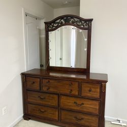 Wood Chest With Mirror And Makeup Lights 