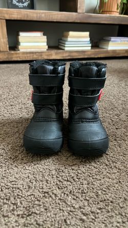 Toddler size 8 snow boots