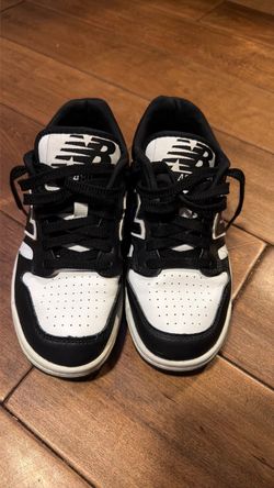 Tenis semi nuevo size 4.5  $20.