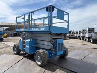 2003 GENIE GS4390 4X4 DUAL FUEL SCISSOR LIFT USAGE 3,273 HRS SERIAL NUMBER GS71 FEATURES 43 FT MAX PLATFORM HEIGHT, 1500 LB MAX WEIGHT CAPACITY