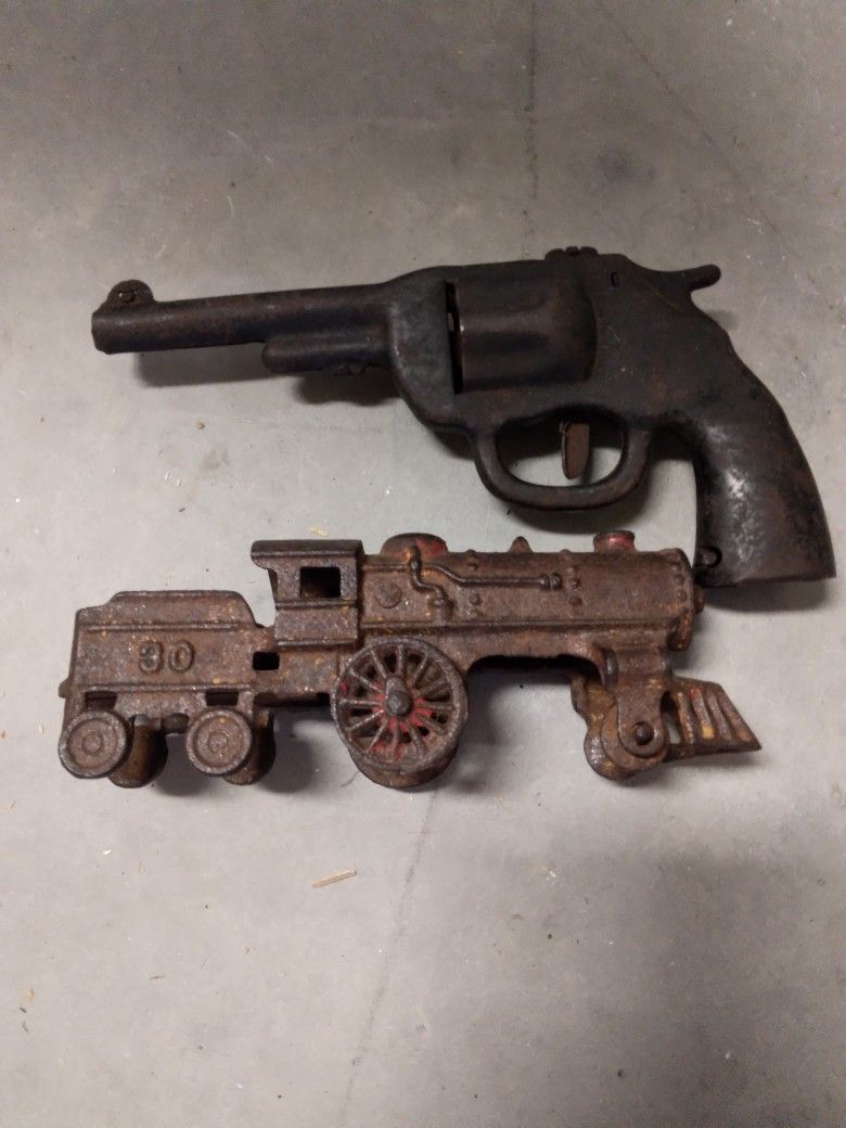Old Vintage Metal Cast Iron Toys!! Train Caboose. 