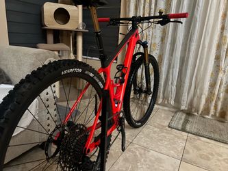 hard tail Mountain Bike Red Carbon Frame