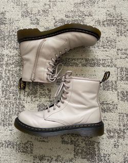 Dr. Doc Martens 8 Eyelet Zip Up Leather Boots Taupe Beige Women’s Size 5