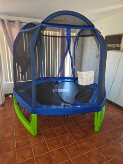 Kids trampoline