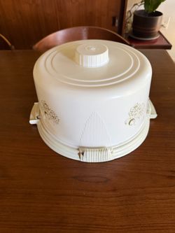 Vintage Cake Carrier