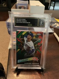 2025 Topps Chrome #FS6 Future Stars Refractor Yoshinobu Yamamoto Gem. Mint 9