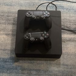 Ps4 Slim + 2 Controllers + Fifa24