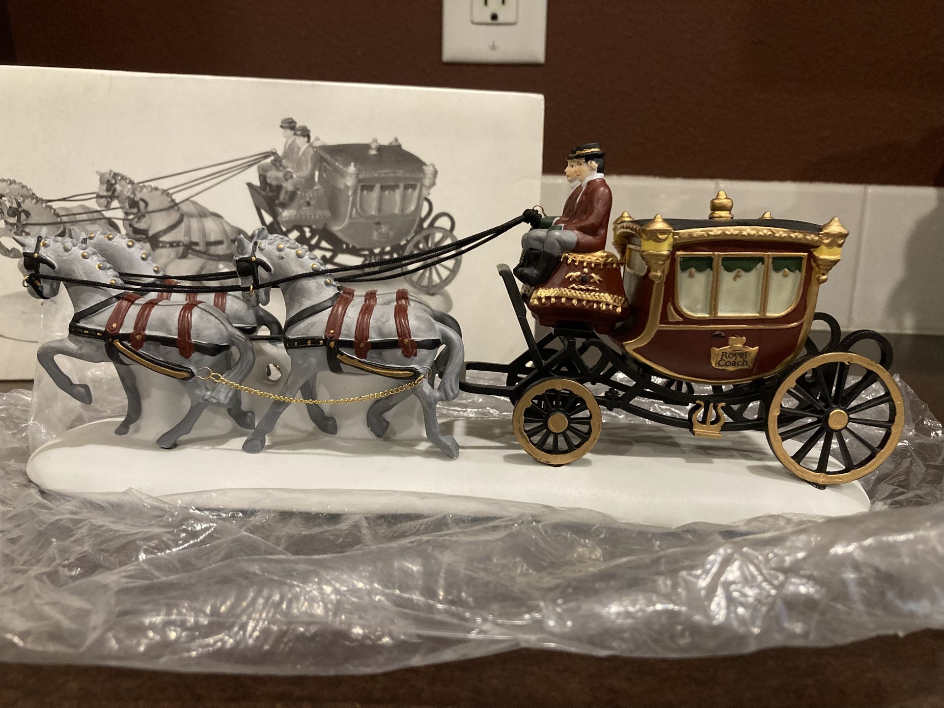 Department 56 Heritage Village Collection – Royal Coach #5578-6