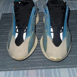 Adidas Yeezy 700 V3