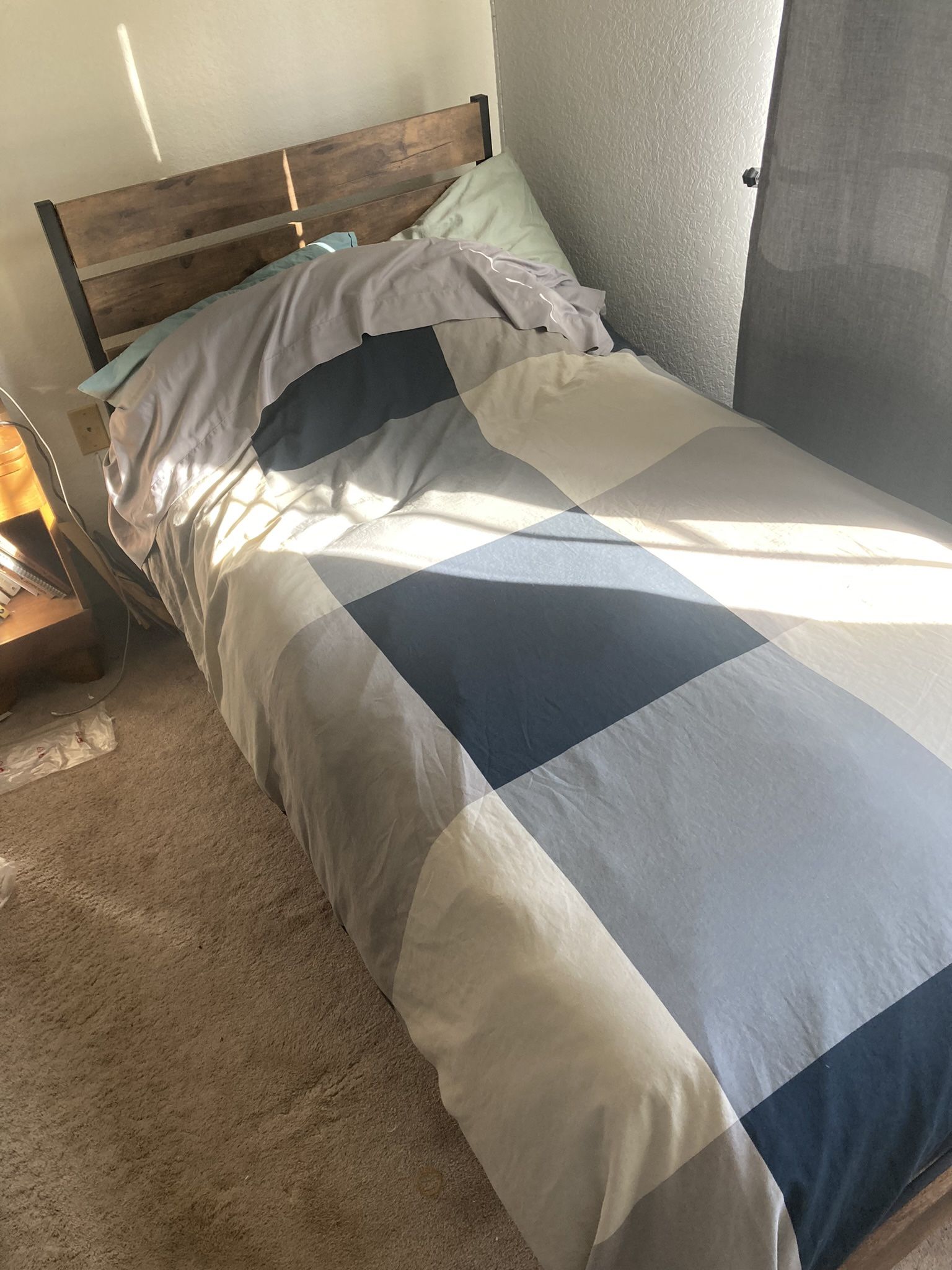 Twin bed With Mattress