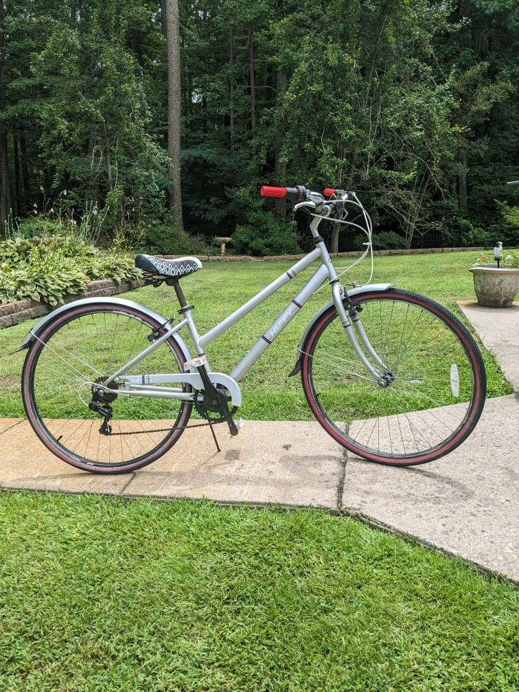 huffy hybrid cruiser