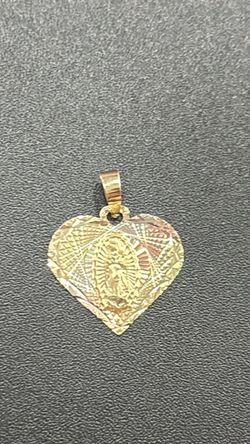 10k  Virgin Mary Heart Pendant