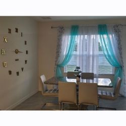 Dinning room set with 6 chairs