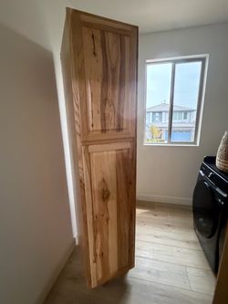 Set Storage Cabinets (2)