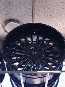 Is your ride feeling a little basic? Level up with a fresh set of 6x139.7 26” rims! It’s the ultimate glow-up your truck deserves. ​Fits: Chevy Tahoe,