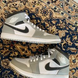 Authentic Jordan 1 Mid- Anthracite/ Light Smoke, Size 10.5 mens-$135