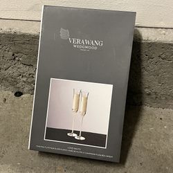 Vera Wang Wedgwood “Love Knots” Toasting Flute Pair — New in Box