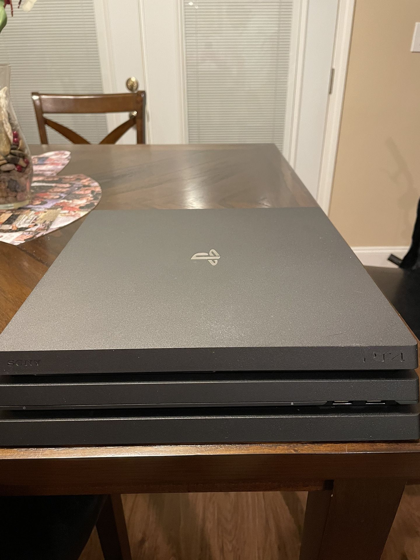 PS4 Pro Slim